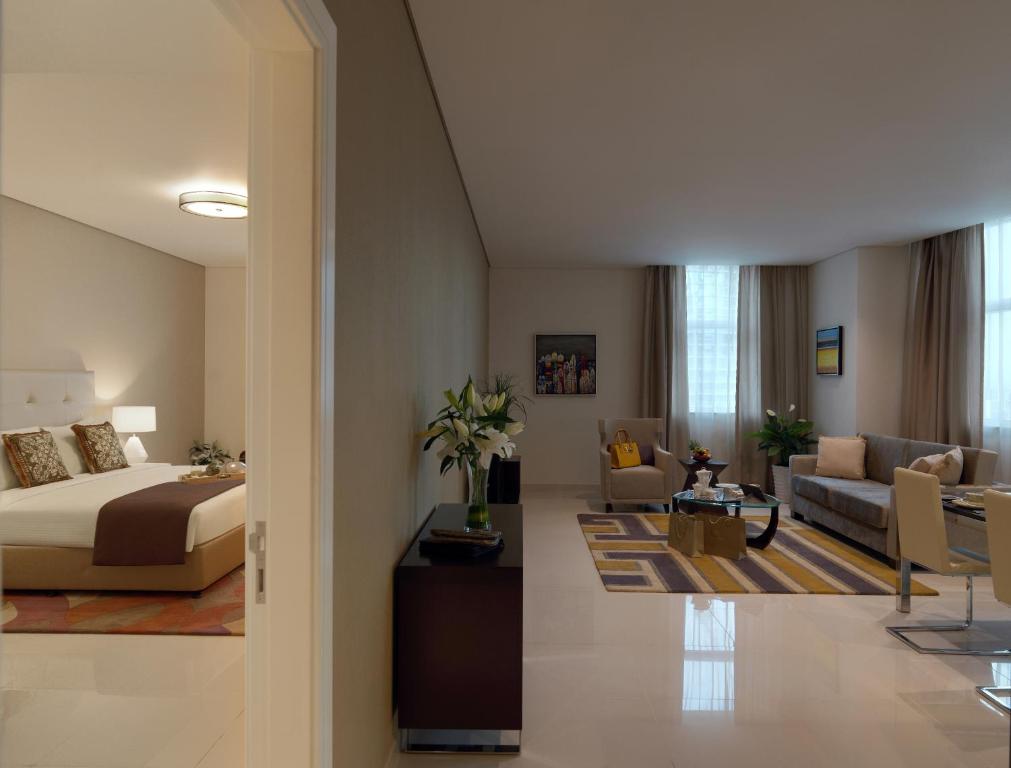 Two Bedroom Suite with kitchenette - City Skyline View - Image 1