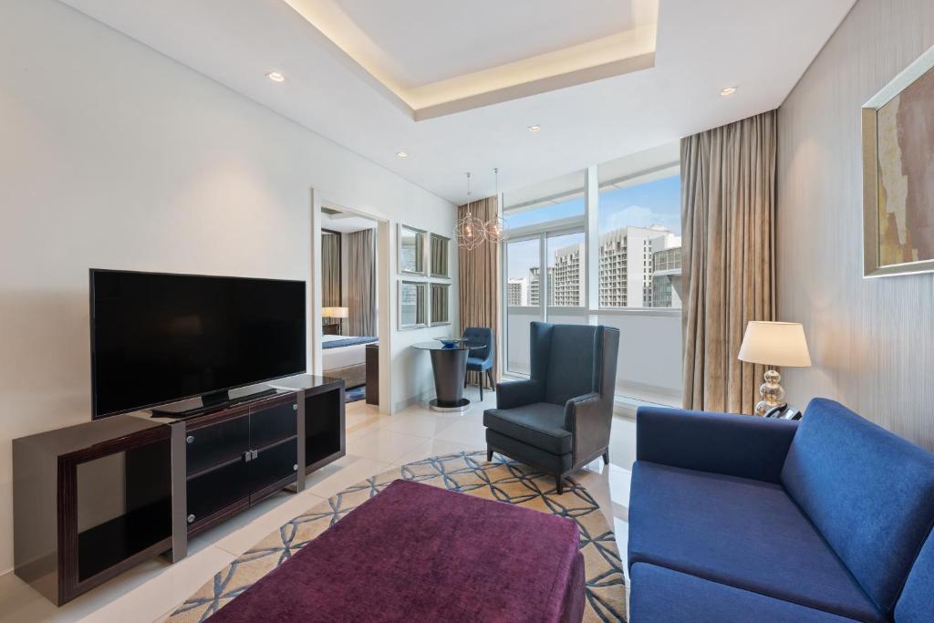 One Bedroom Suite - City Skyline View - Image 1