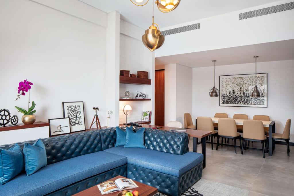 Ambassador Apartment with View - Image 2