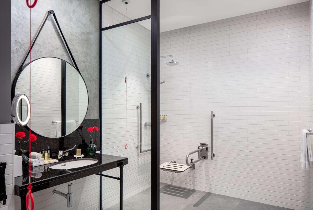 One-Bedroom Apartment - Accessible - Image 5