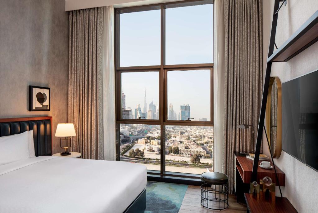 One-Bedroom Apartment with Burj Khalifa View - Image 3