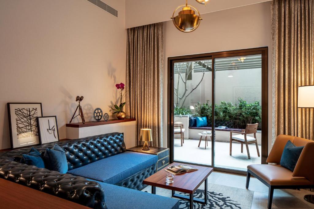 One-Bedroom Apartment with Patio - Image 5