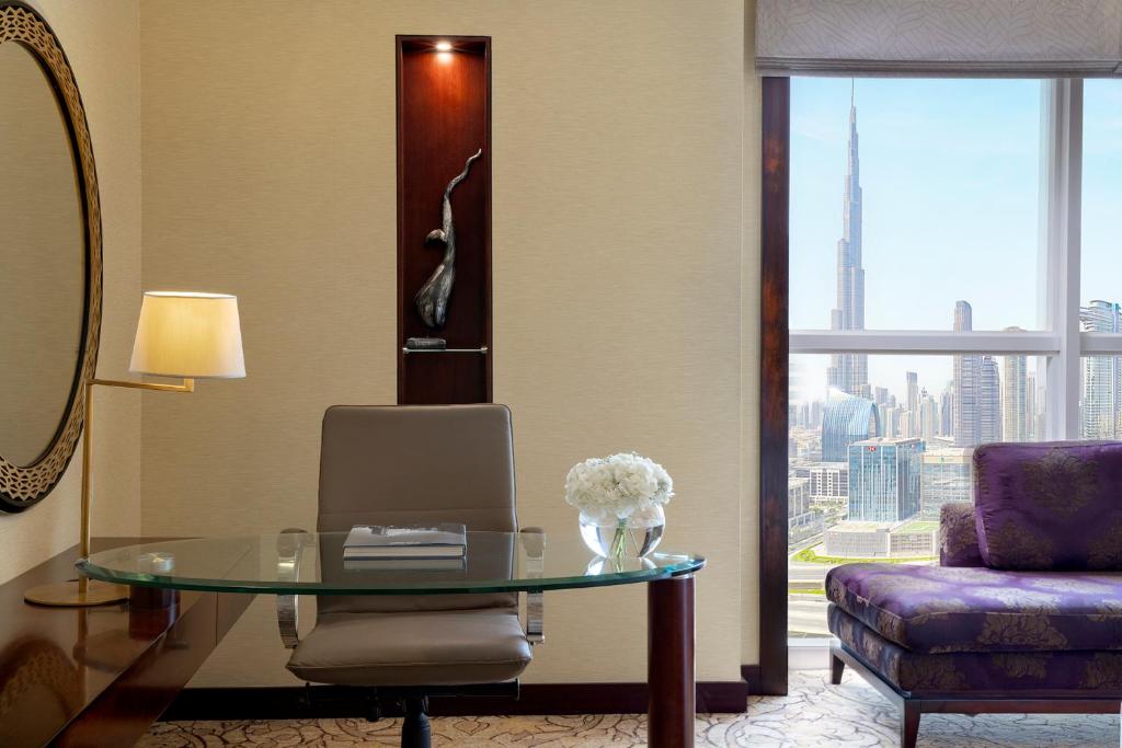 Dusit Club Room - Burj Khalifa View - Image 1
