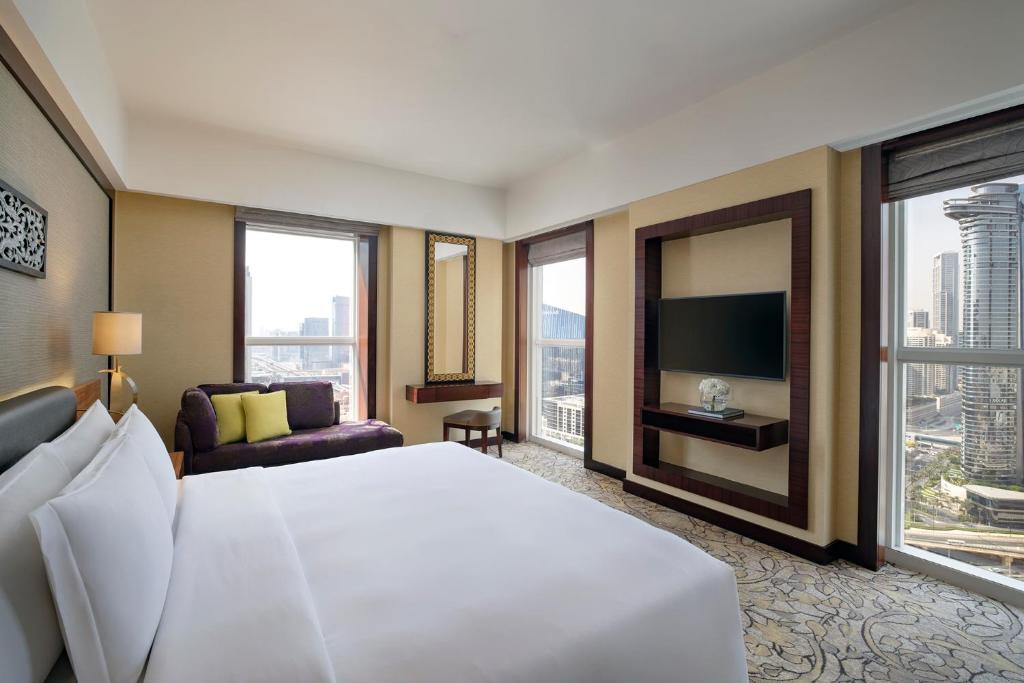 Executive Club Suite - Image 2
