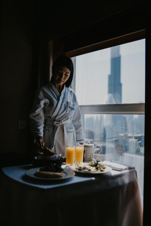 Executive Suite - Image 6