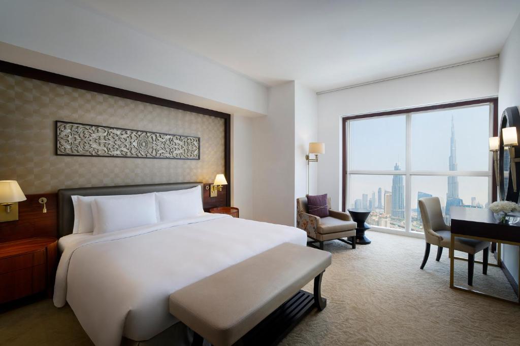 Two-Bedroom Apartment King with Burj Khalifa View - Image 1