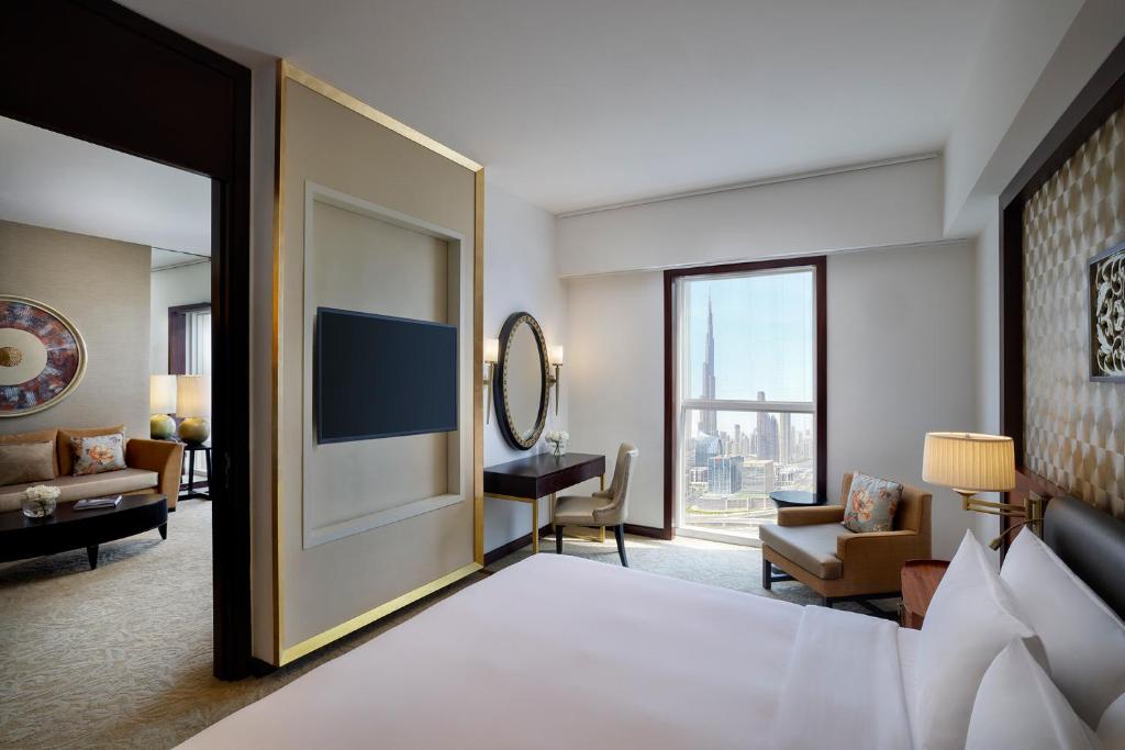 Two-Bedroom Apartment King with Burj Khalifa View - Image 3