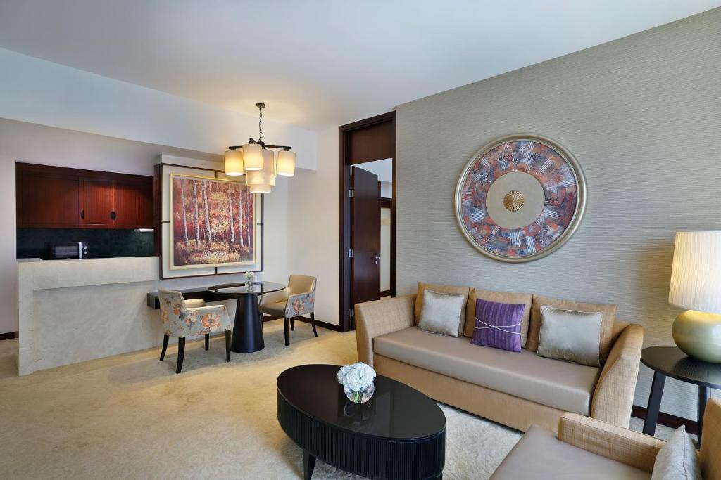 Two-Bedroom Apartment King with Burj Khalifa View - Image 4