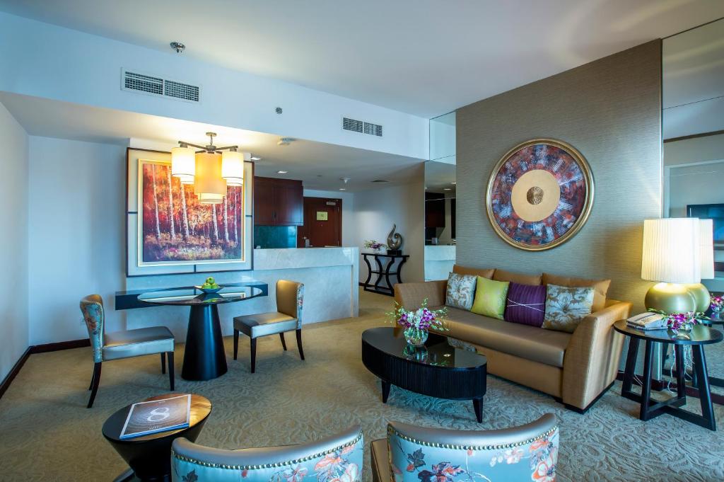 Two-Bedroom Apartment King with Burj Khalifa View - Image 5