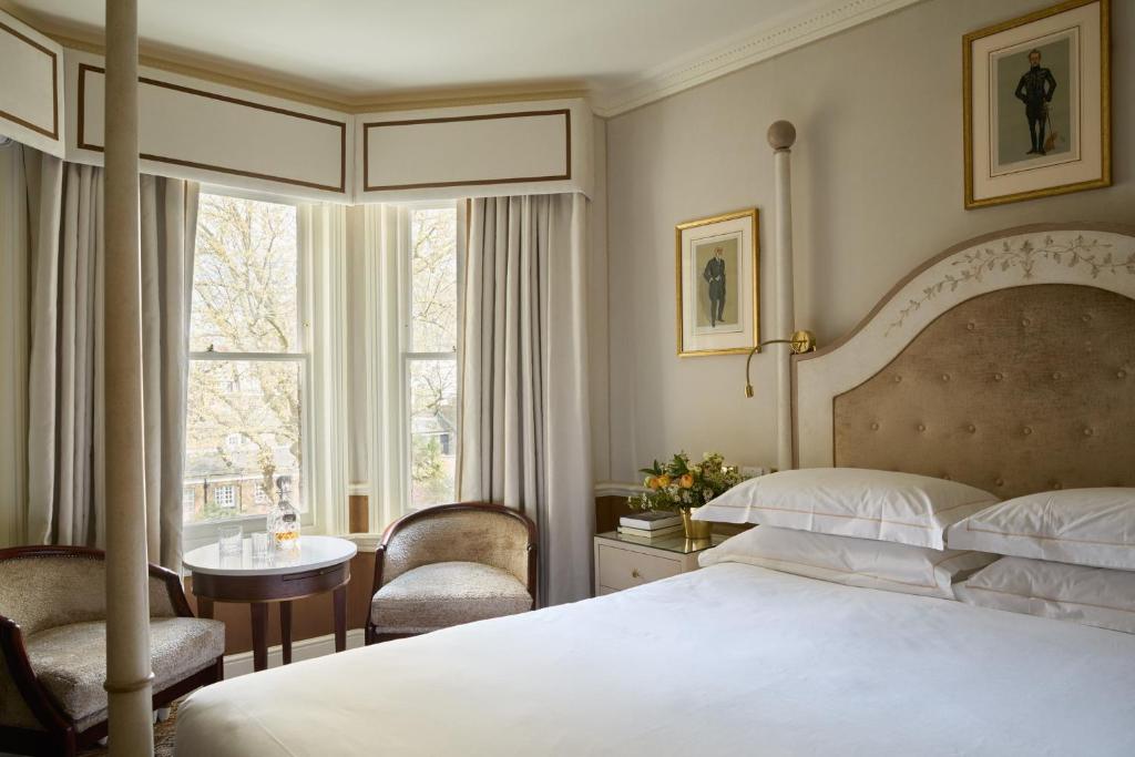 Deluxe Queen Room - Image 18