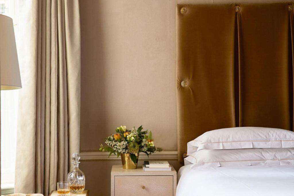 Deluxe Queen Room - Image 19