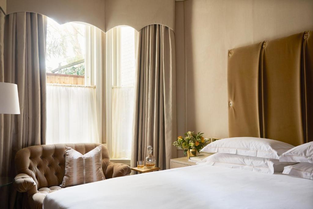 Deluxe Queen Room - Image 23