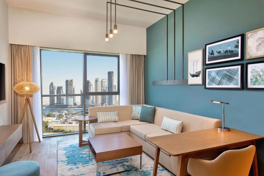 2 Bedroom Apartment with Creek View - Image 5