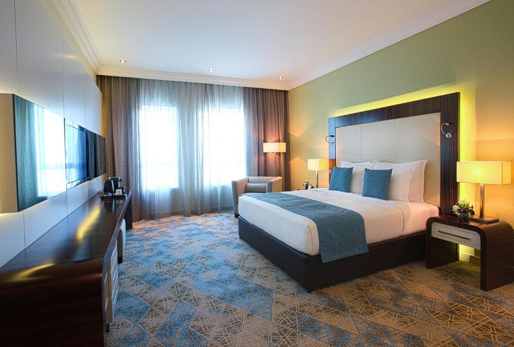 Executive One-Bedroom Suite - Image 6