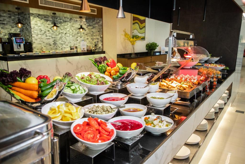 One-Bedroom Suite - Image 12