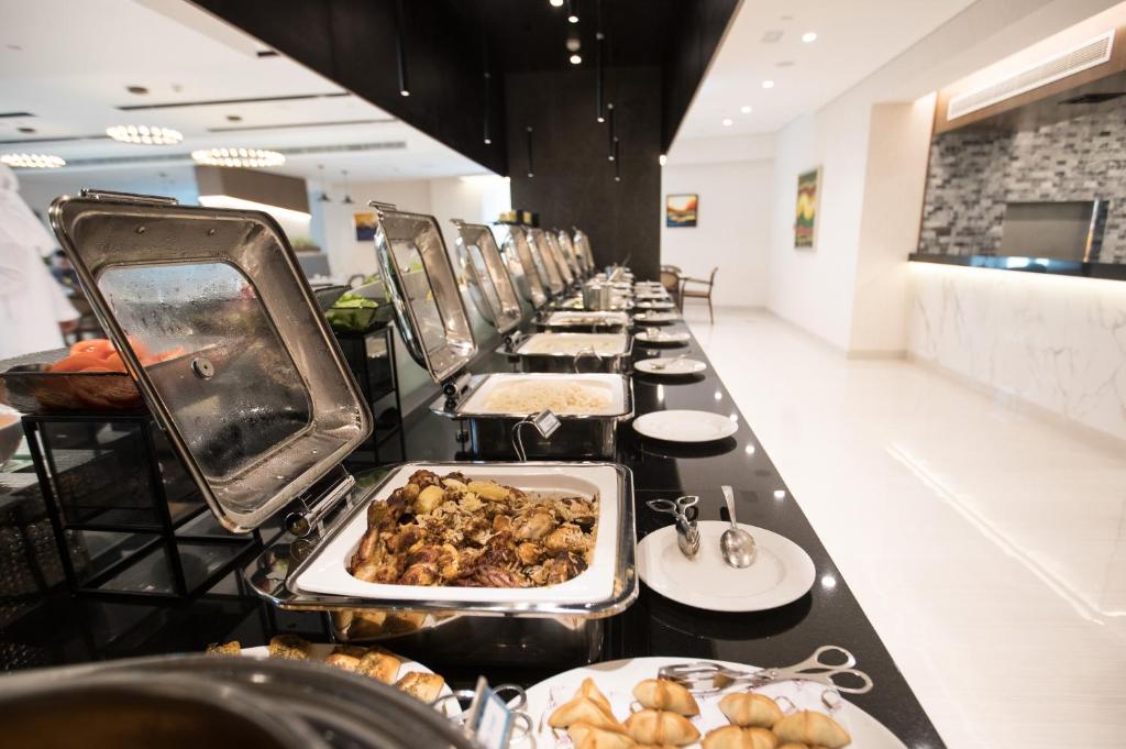 One-Bedroom Suite - Image 4