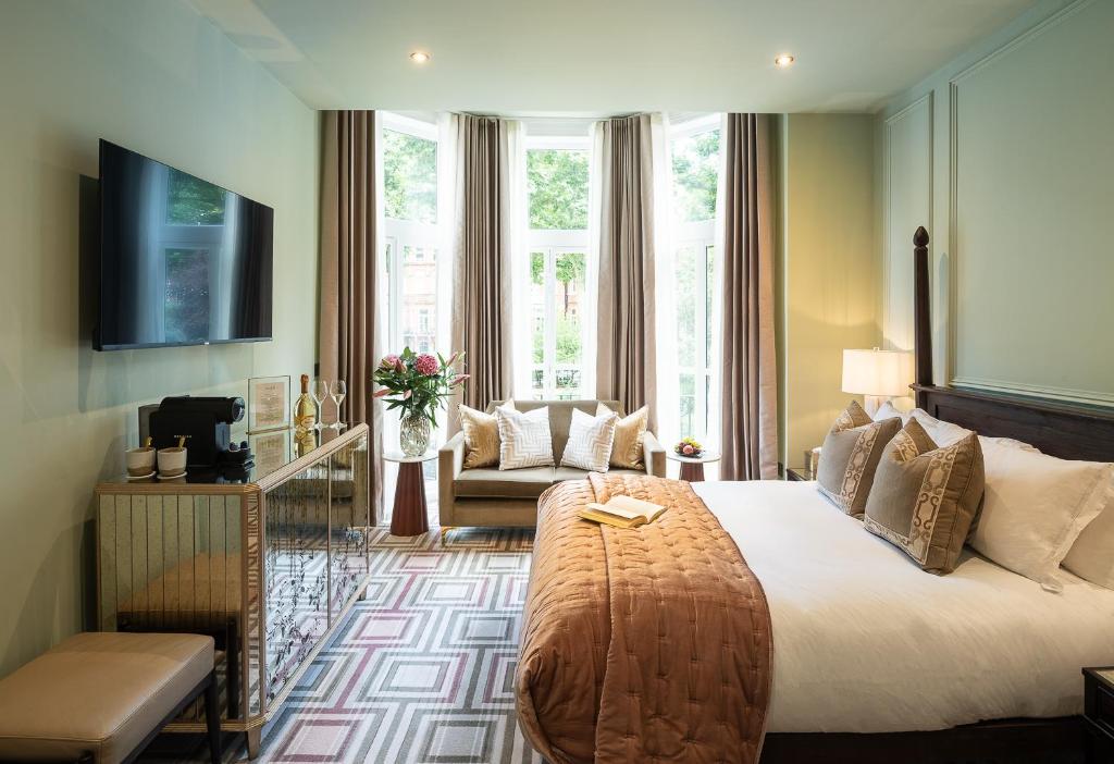 Coronation Suite - Image 1