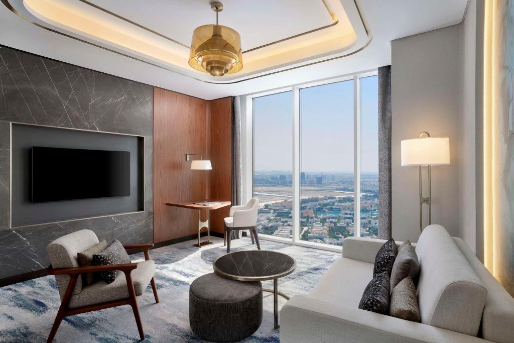 Superior One-Bedroom King Suite - Image 3