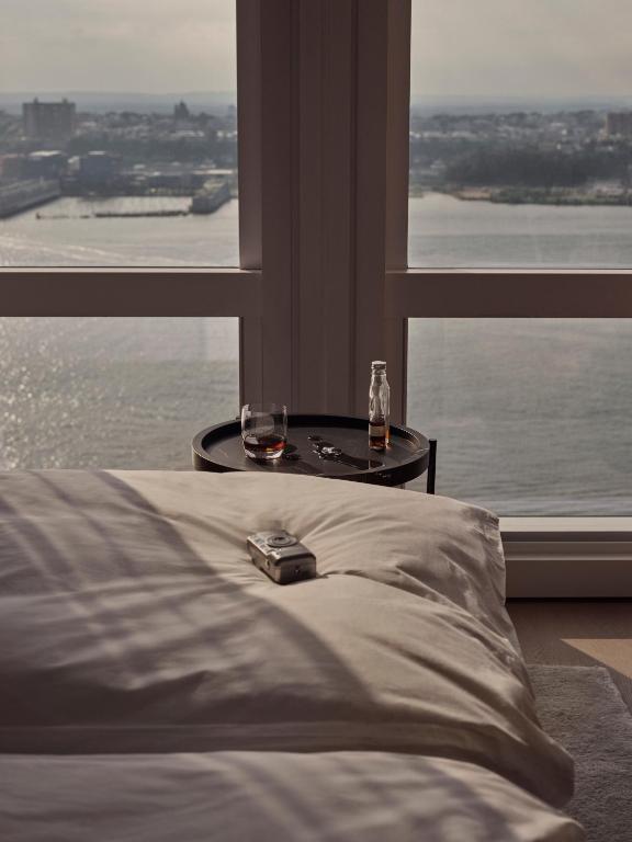 Deluxe River View Guestroom, 1 King Bed Mobility Accessible - Image 1