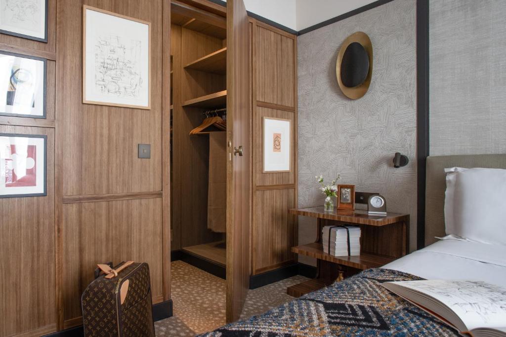 One-Bedroom Apartment Club - Image 7