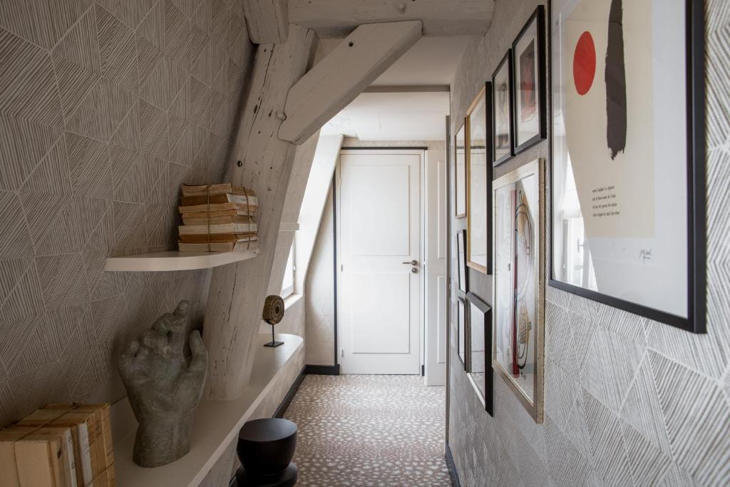 Suite with Terrace Club - Image 3