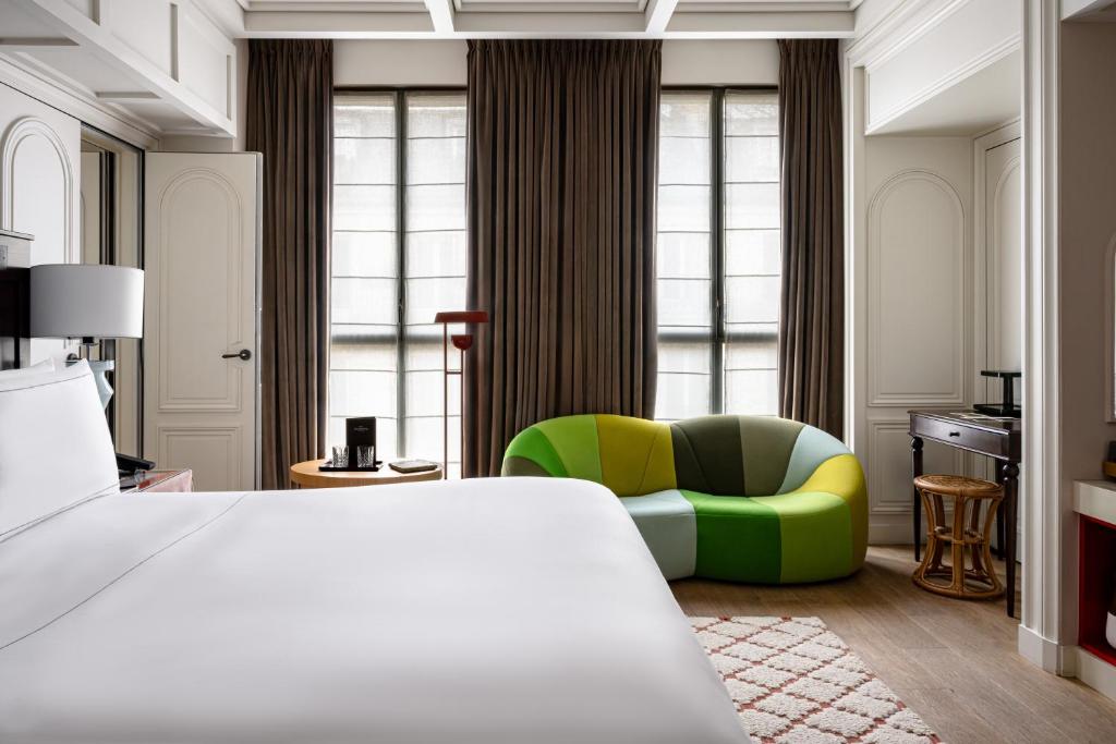 Deluxe Room - Image 2
