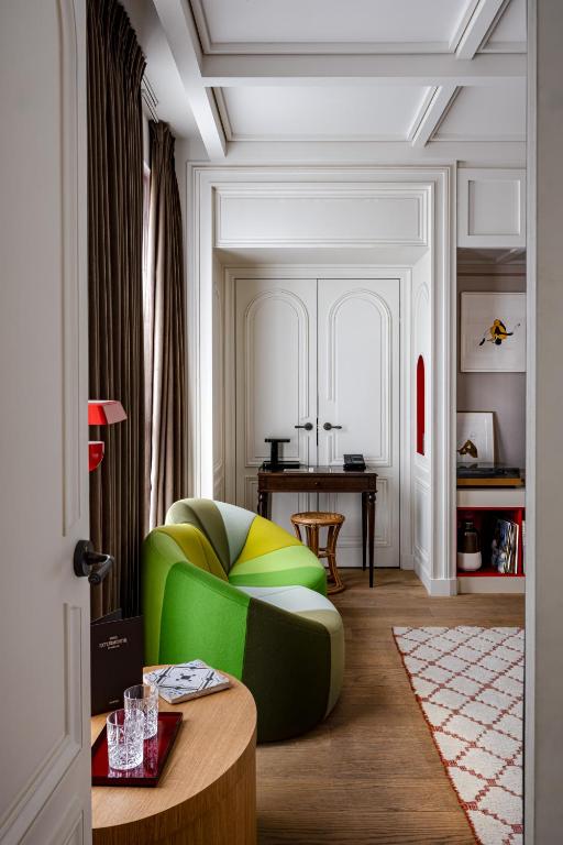 Deluxe Room - Image 4