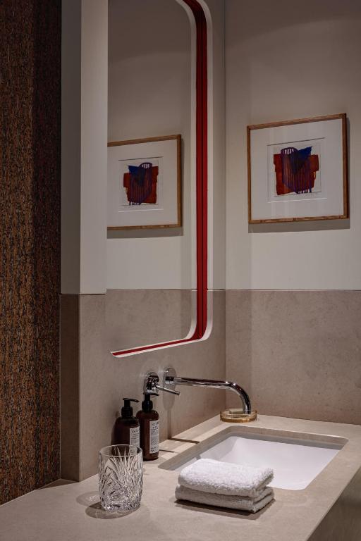 Executive Room - Image 5