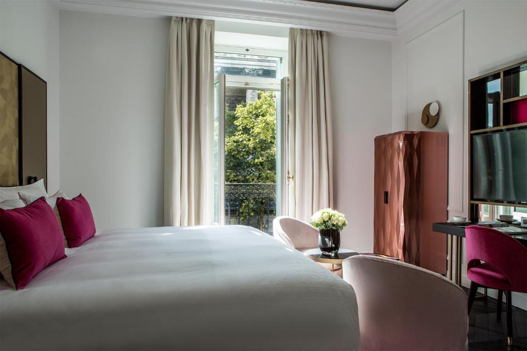 Superior Double Room - Image 4