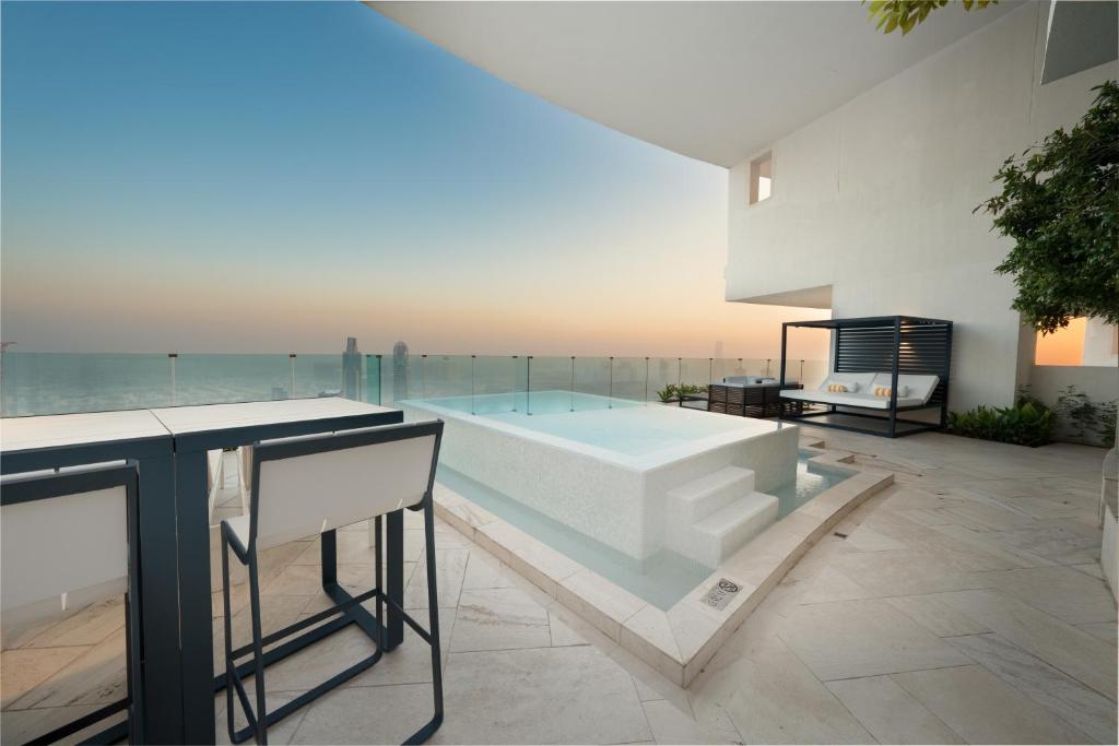 2 BED | Sky Villa w/Pool - Image 5