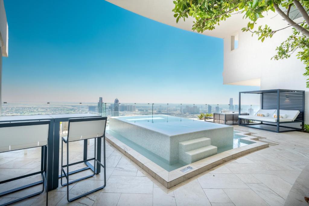 2 BED | Sky Villa w/Pool - Image 8