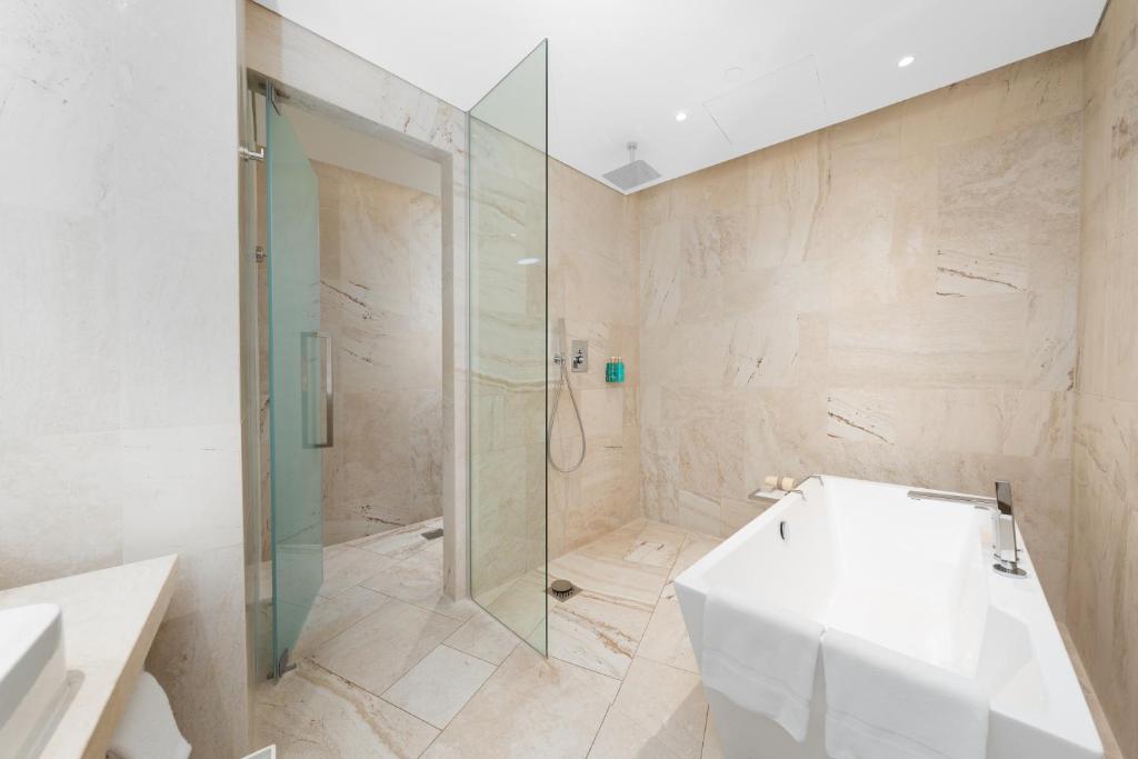 Master Suite w/Pool - Image 2