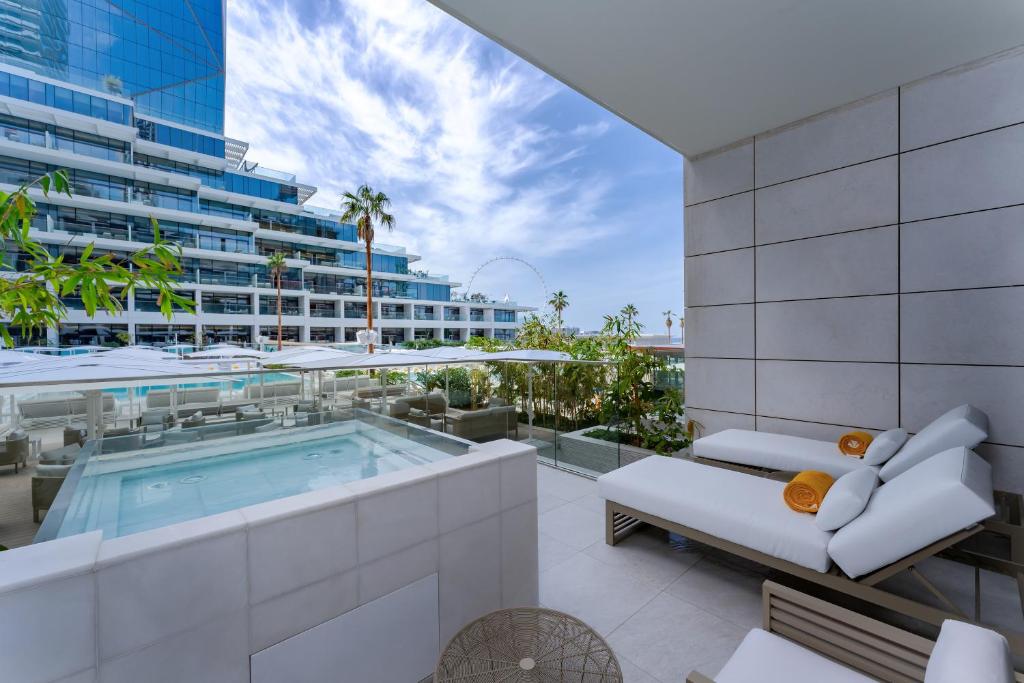 1 BED | Poolside Room w/Pool - Image 1