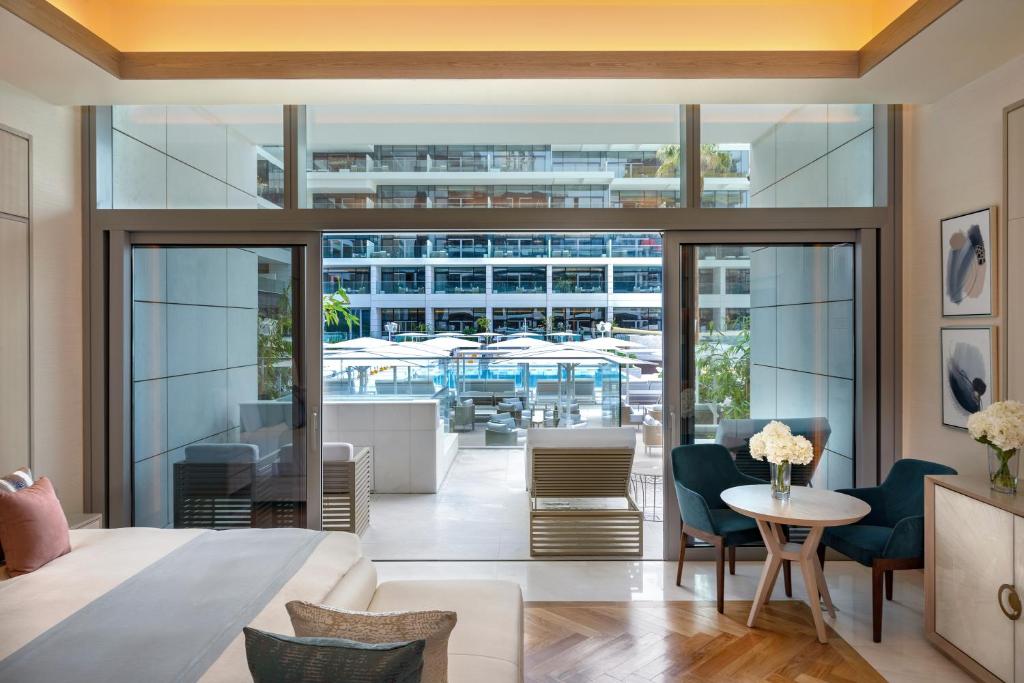 1 BED | Poolside Room w/Pool - Image 4