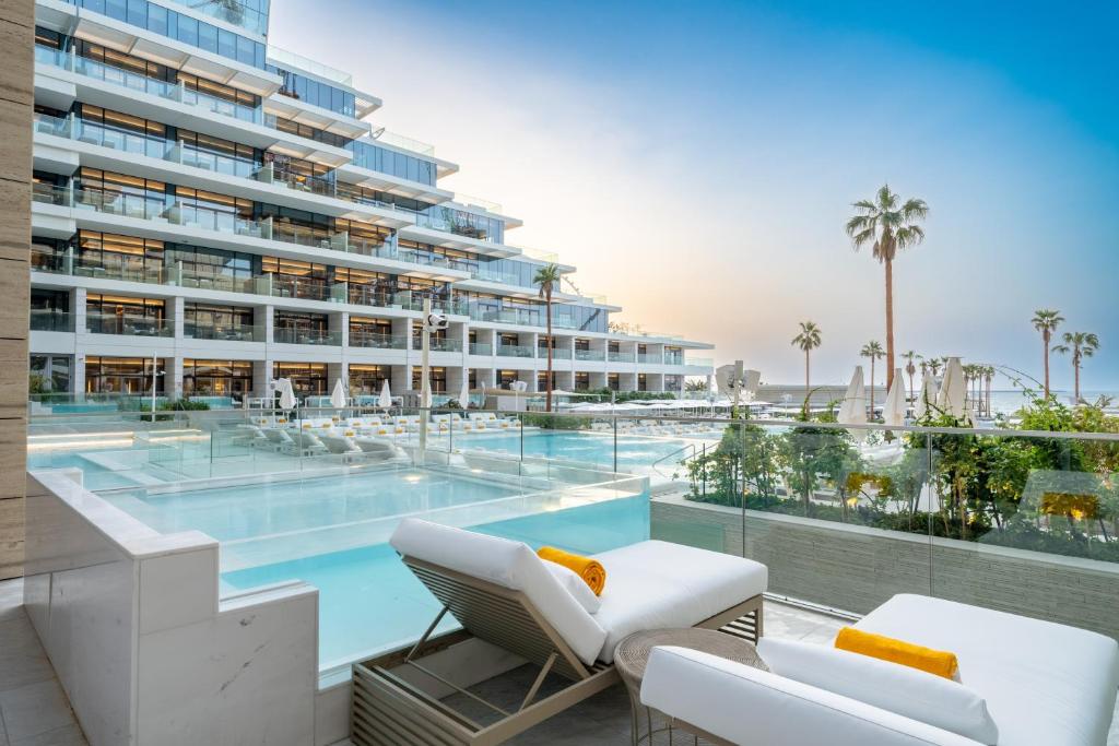 2 BED | Poolside Suite w/Pool - Image 3