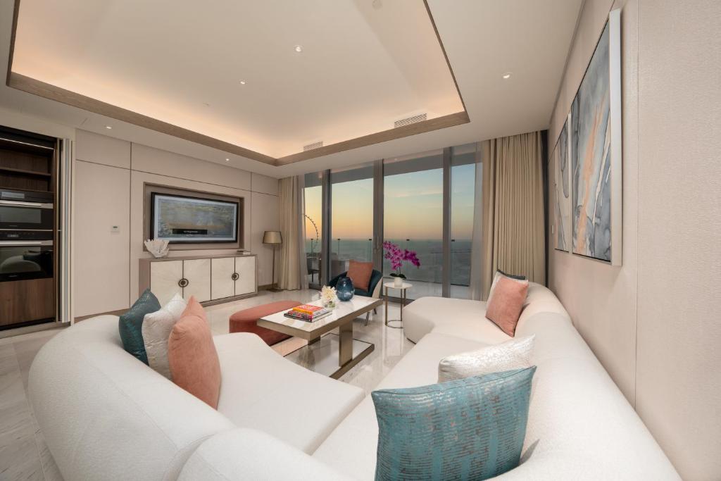 4 BED | Skyline Suite w/Pools - Image 5