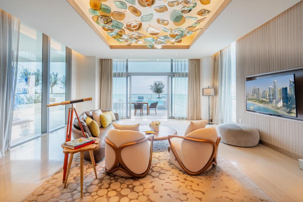 Masterpiece Suite w/Pool - Image 2