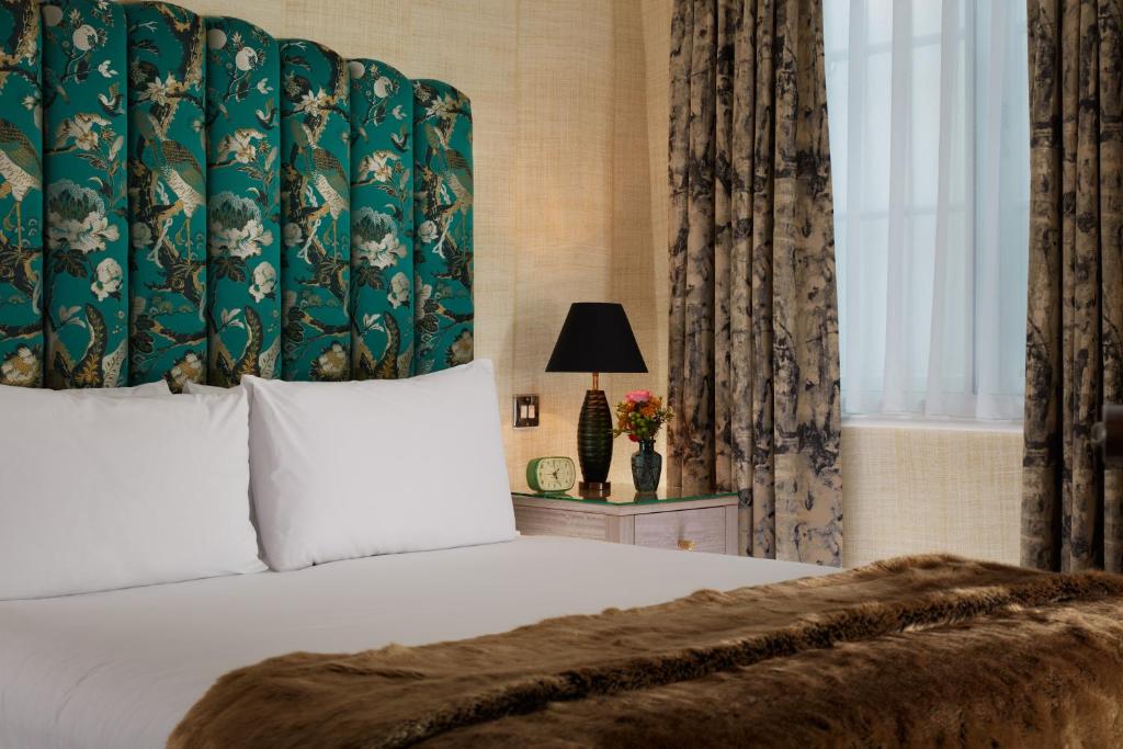 Deluxe Double Room - Image 2