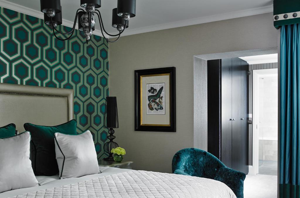 One Bedroom Suite - Image 4