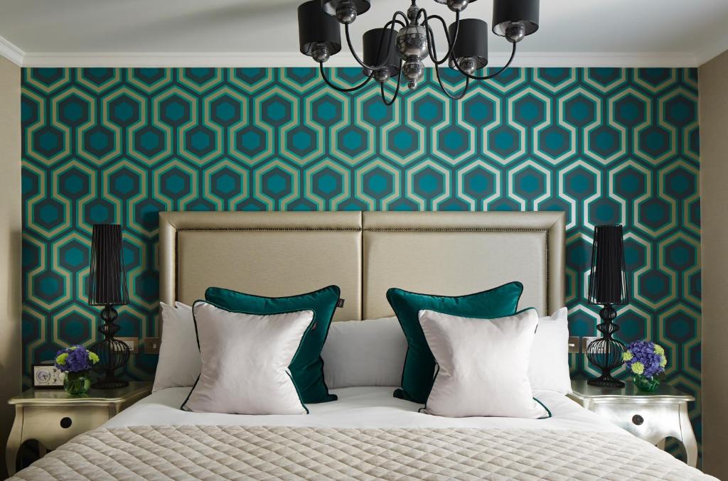 One Bedroom Suite - Image 6