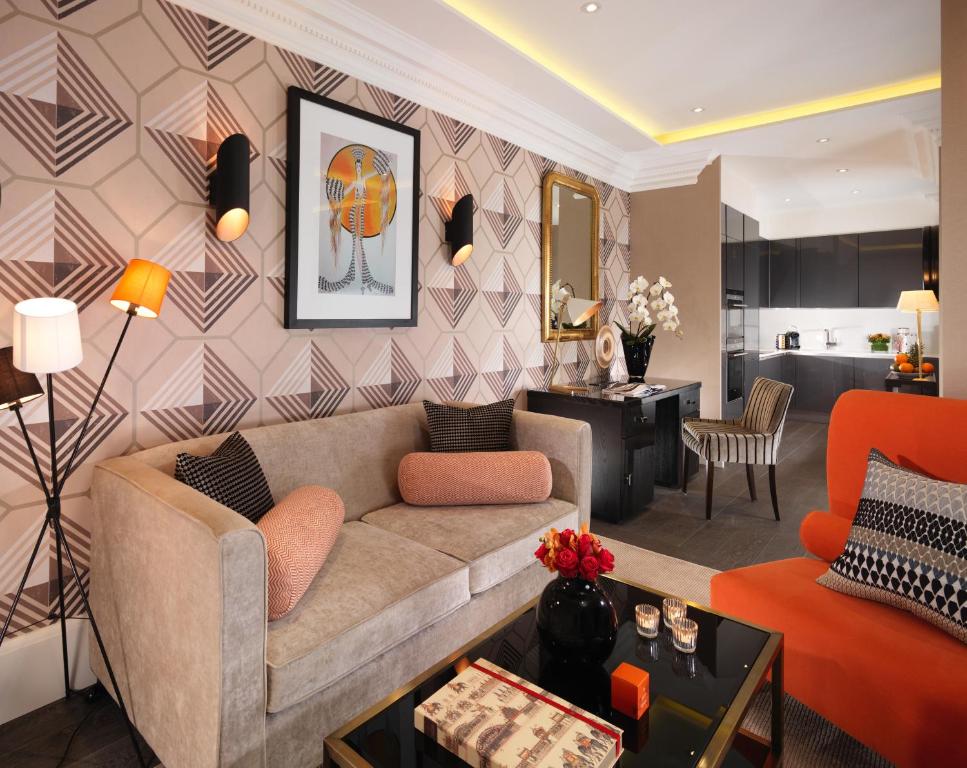 One Bedroom Suite - Image 7