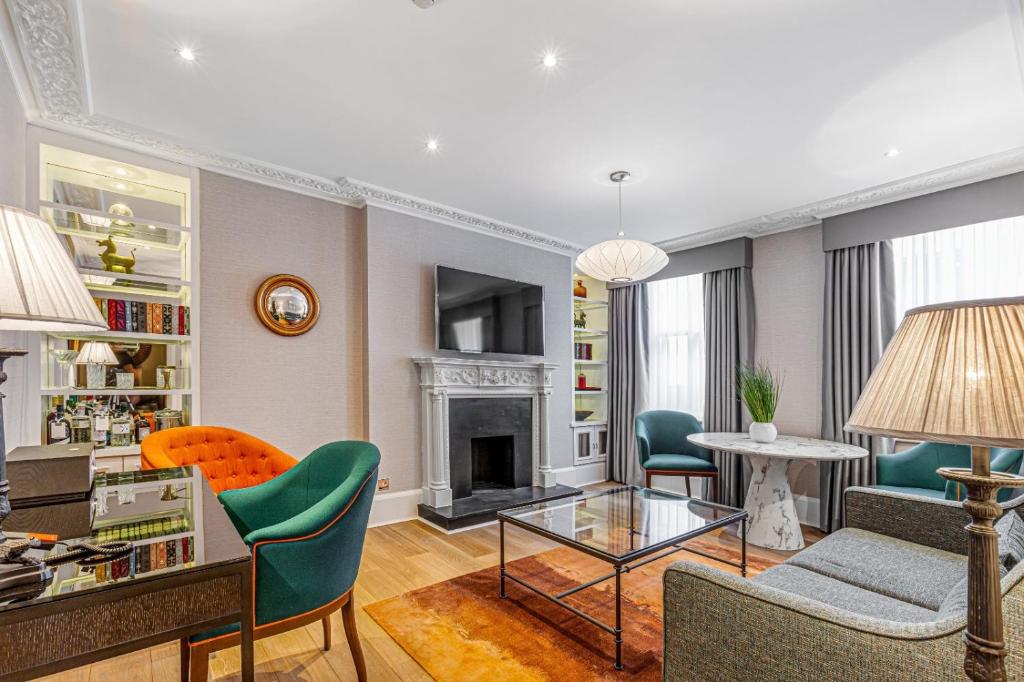 Two Bedroom Suite - Image 3