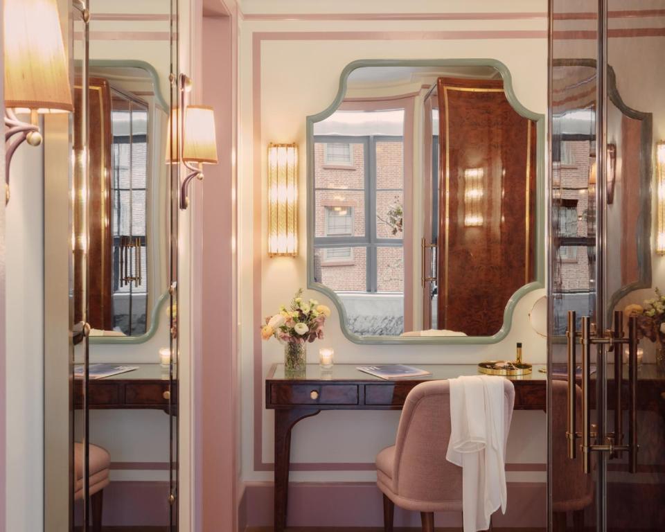 Tribeca Corner Suite - Image 2