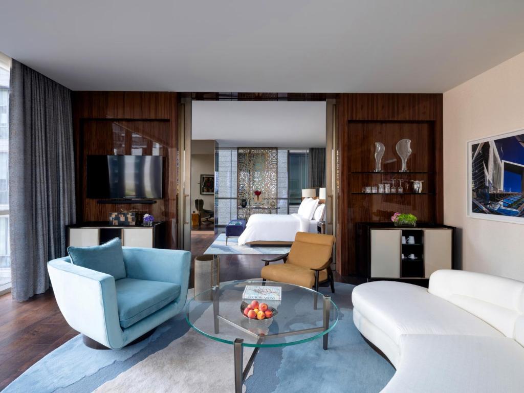 Deluxe Executive Suite - Image 5