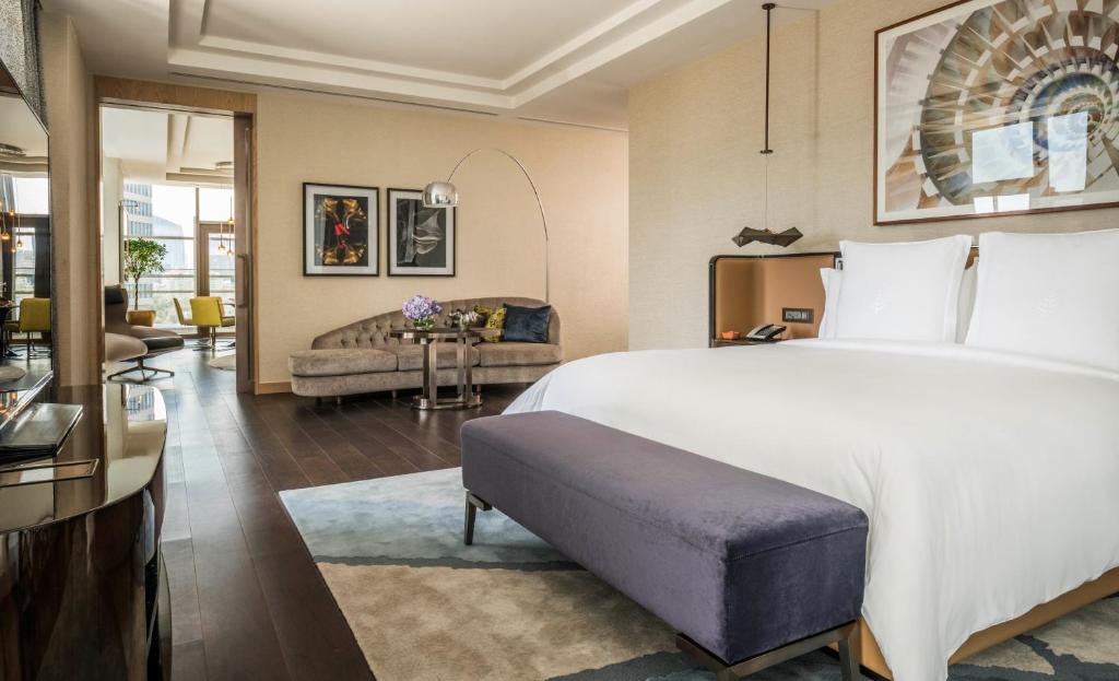 Residential One Bedroom King Suite - Image 4