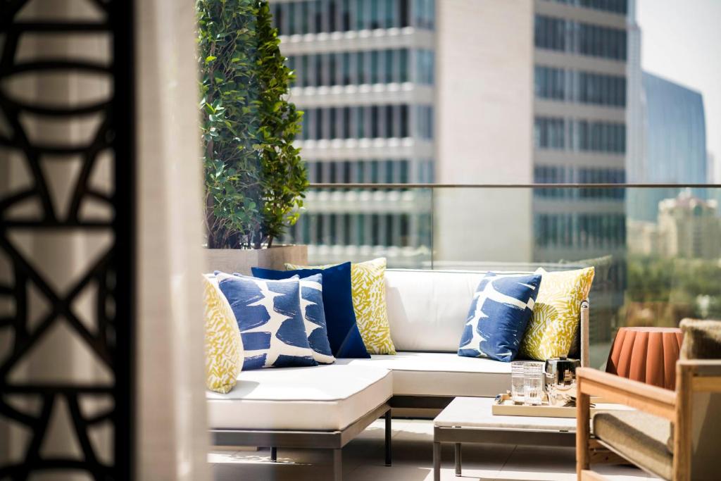 Terrace One Bedroom King Suite - Image 5