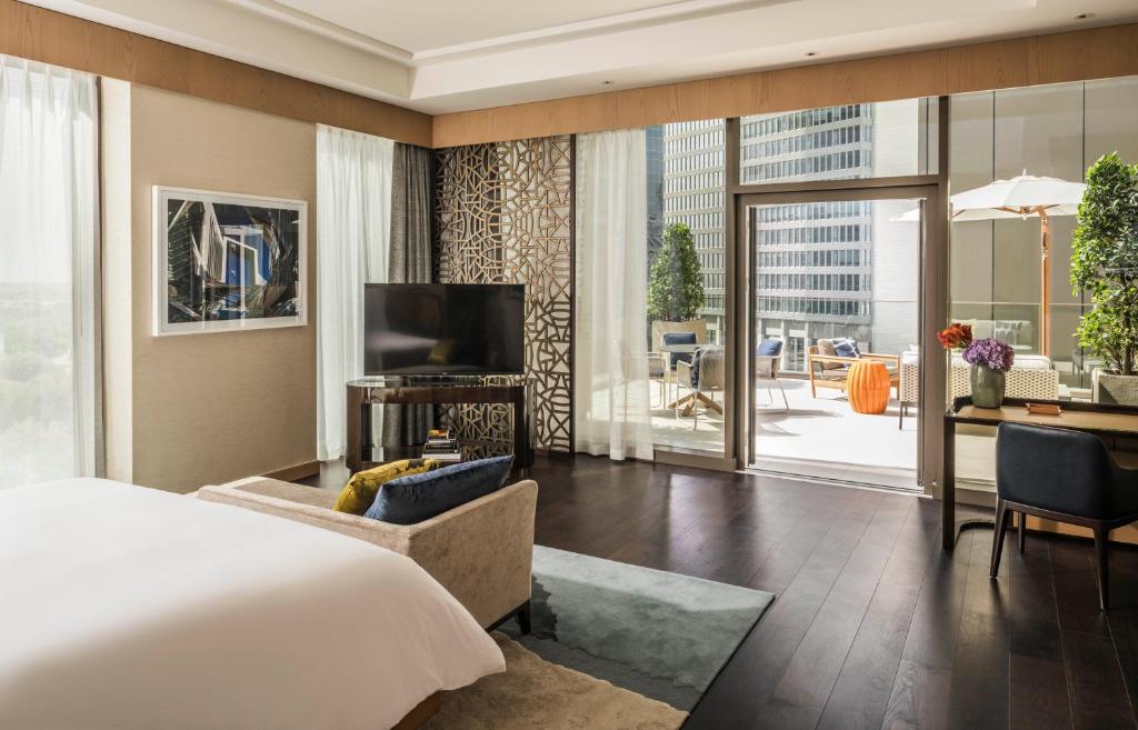 Terrace One Bedroom King Suite - Image 7