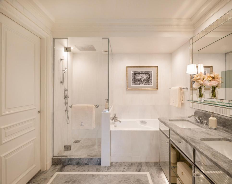 Deluxe King Suite - Image 4