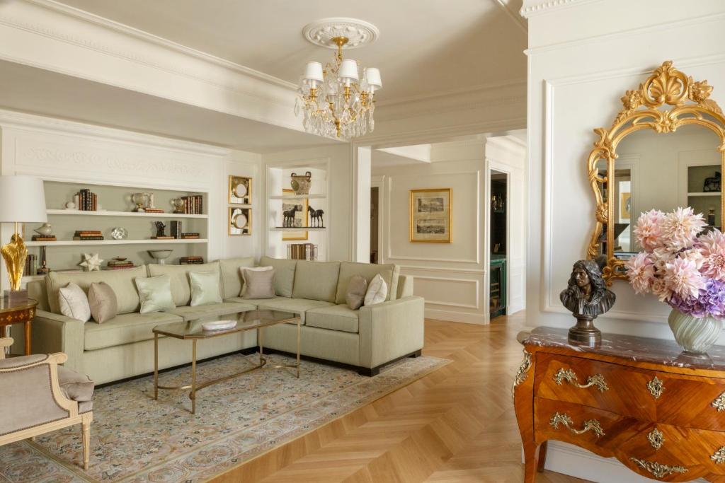 Premier One Bedroom Suite King - Image 4