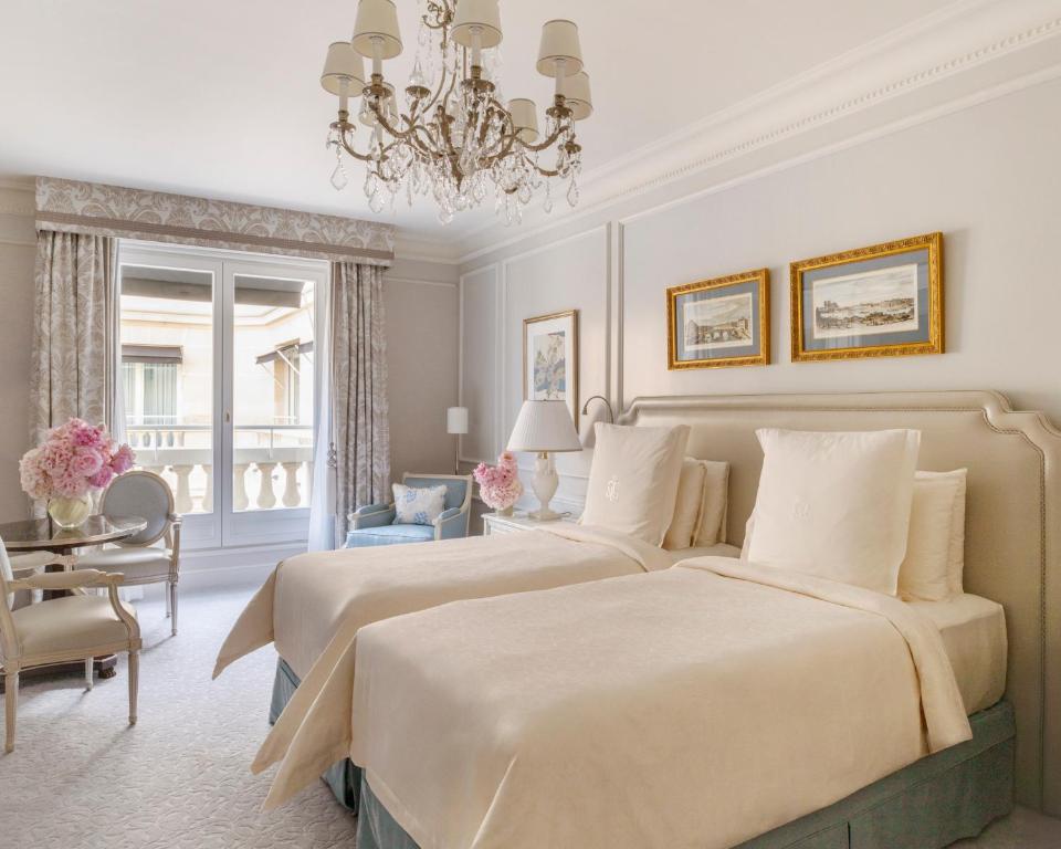 Superior Twin Room - Image 1